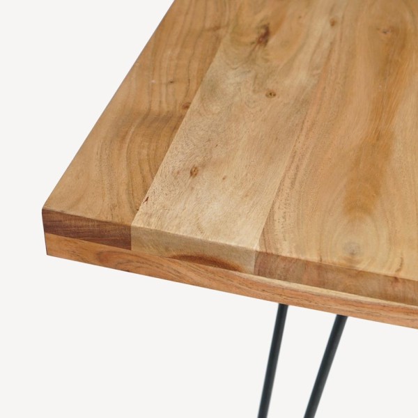 Table de salle à manger scandinave - Clip