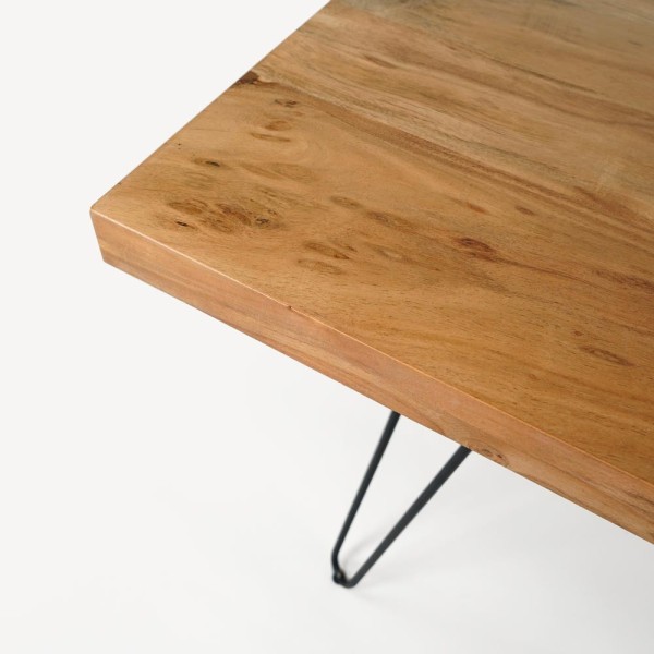 Table de salle à manger scandinave - Clip