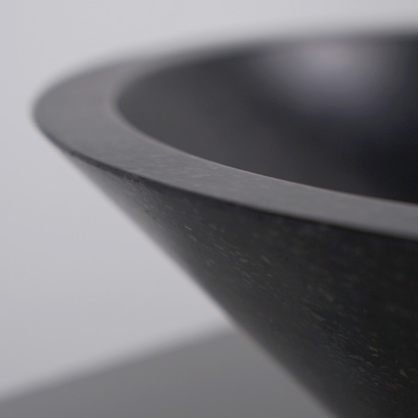 Vasque conique en terrazzo noir 45 cm x 45 cm - Mohini