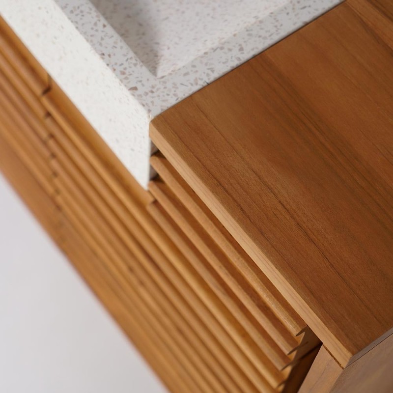Meuble lave-mains suspendu en bois de teck massif et vasque en terrazzo blanc - Trilochana