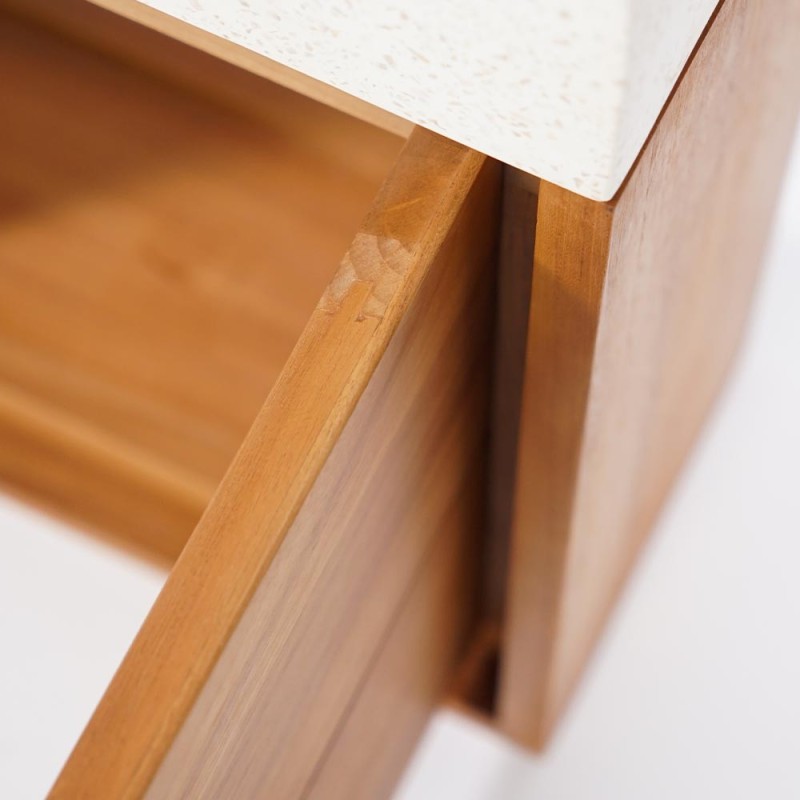 Meuble lave-mains suspendu en bois de teck massif et vasque en terrazzo blanc - Tanvi