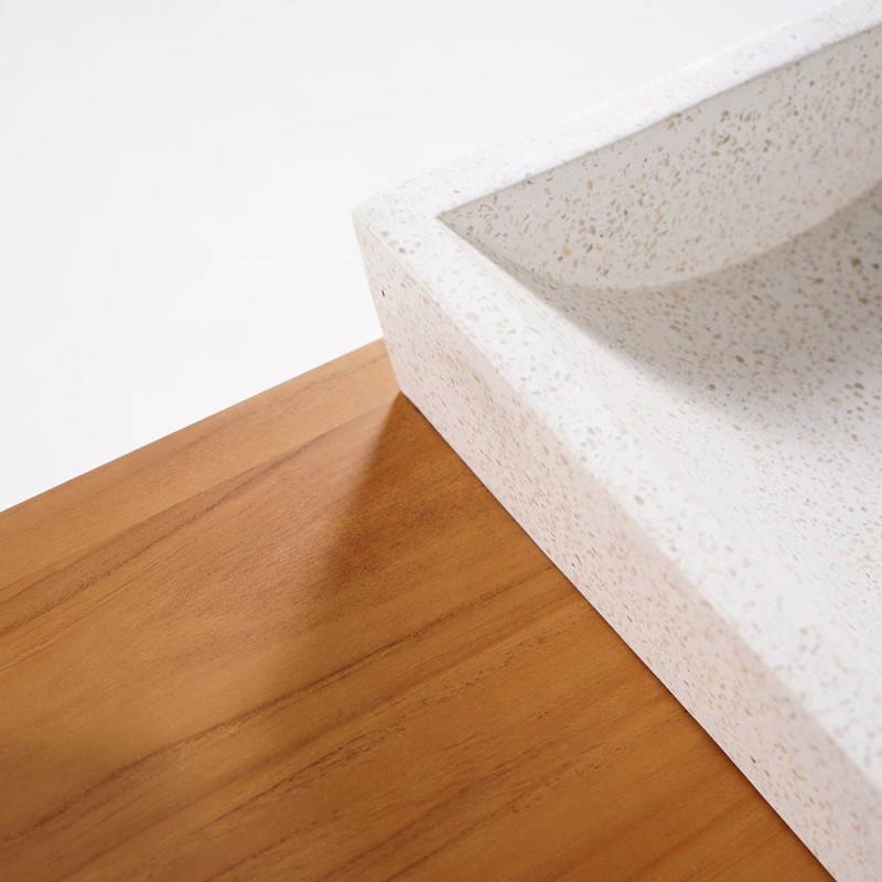 Meuble de salle de bain en bois massif de teck et double vasques en terrazzo blanc - Meera