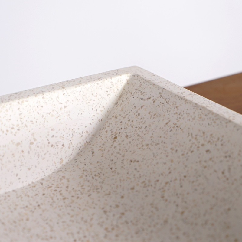 Meuble de salle de bain en bois massif de teck et double vasques en terrazzo blanc - Meera