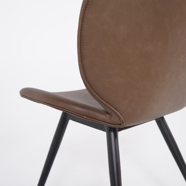 Chaise de salle à manger en faux cuir marron foncé avec pieds noirs - Cloud