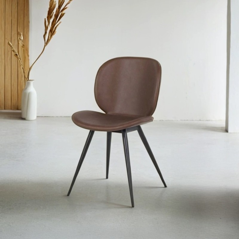 Chaise de salle à manger en faux cuir marron foncé avec pieds noirs - Cloud
