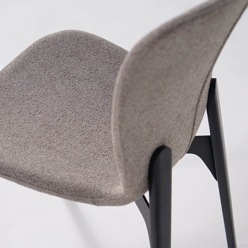 Chaise de salle à manger en tissu bouclé beige et pieds en frêne noir - Paragon