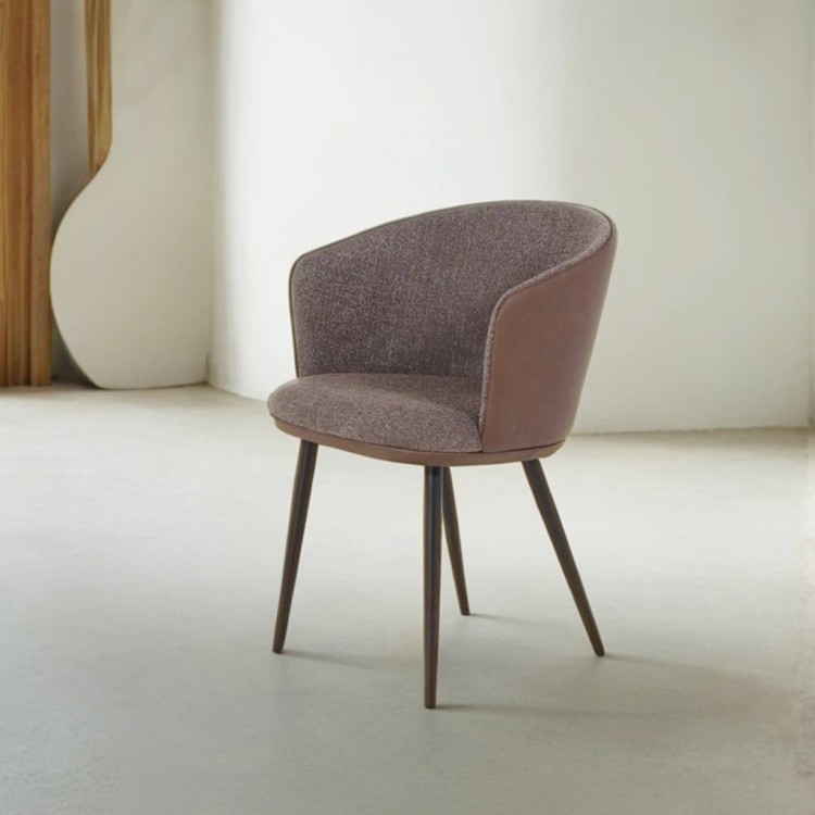 Chaise de salle à manger en tissu bouclé marron, cuir synthétique marron et pieds en métal noir - Hey