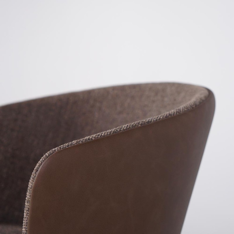 Chaise de salle à manger en tissu bouclé marron, cuir synthétique marron et pieds en métal noir - Hey