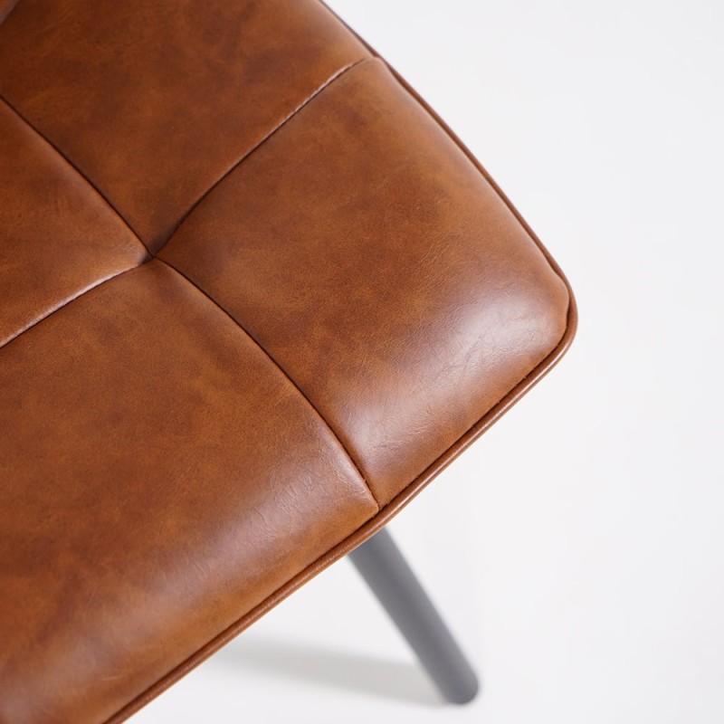 Chaise de salle à manger en cuir synthétique marron et pieds en métal noir - Velvia