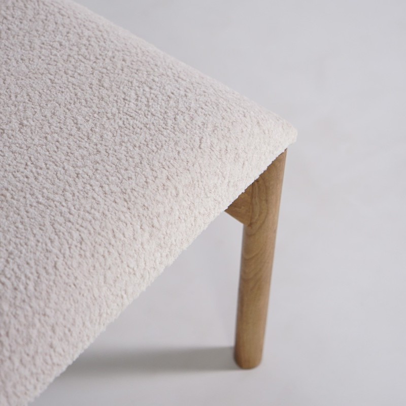 Chaise en bois et tissu bouclette blanc - Alba