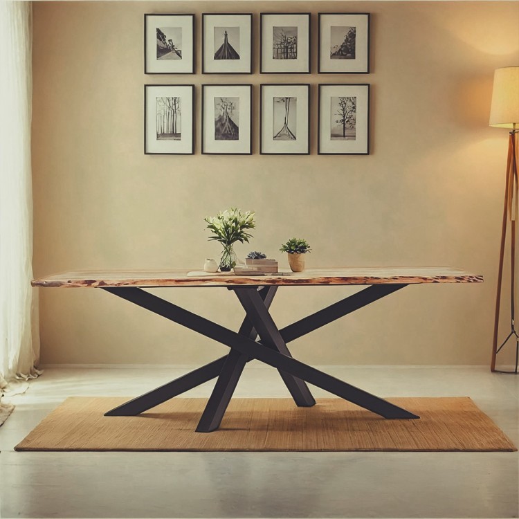 Table à manger en bois massif avec bords naturels - Mikado
