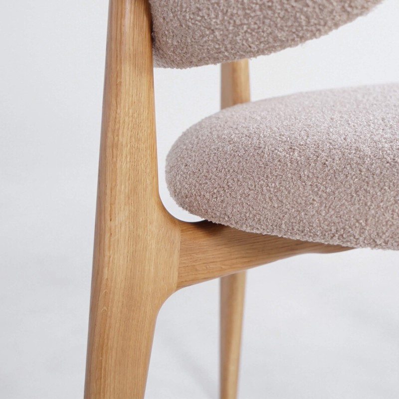 Chaise en bois massif de chêne et tissu beige - Lunna