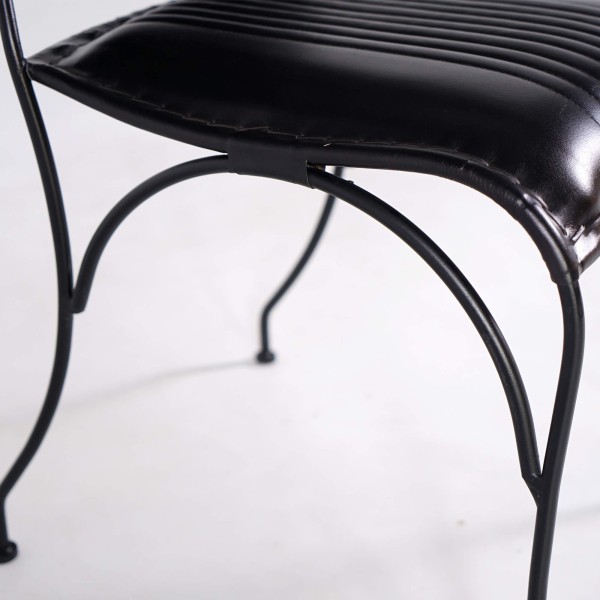Chaise vintage en cuir noir - Cosy