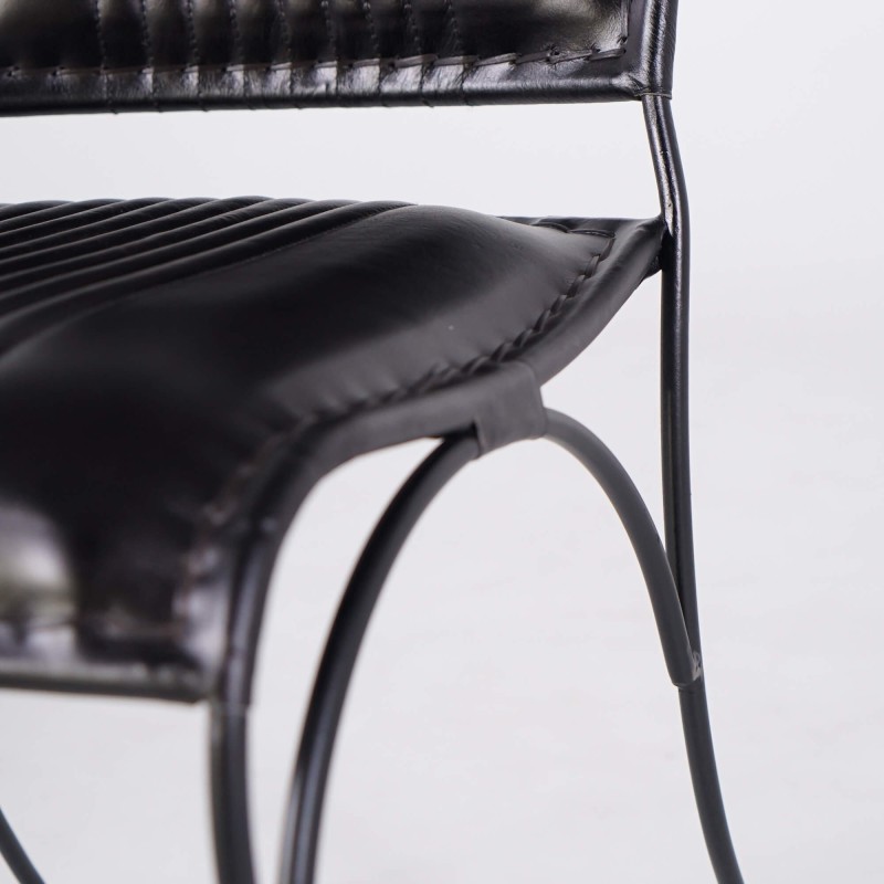 Chaise vintage en cuir noir - Cosy
