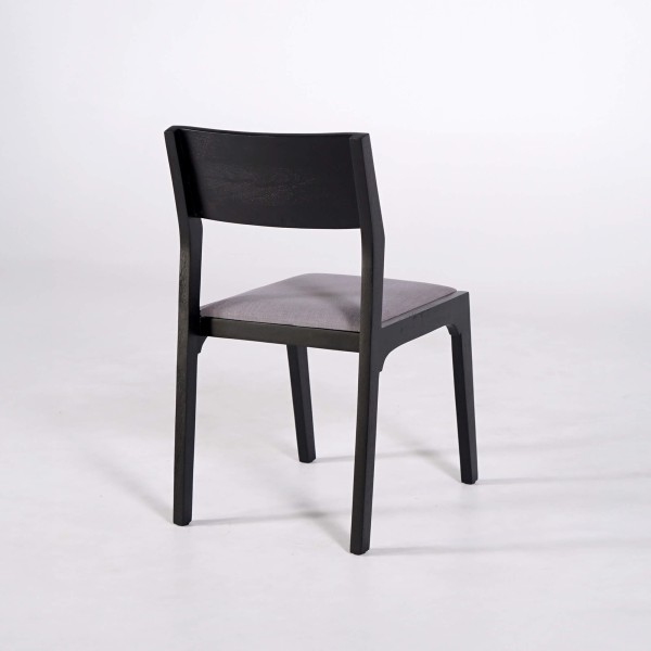 Chaise noire en bois naturel et tissu gris - Elegance