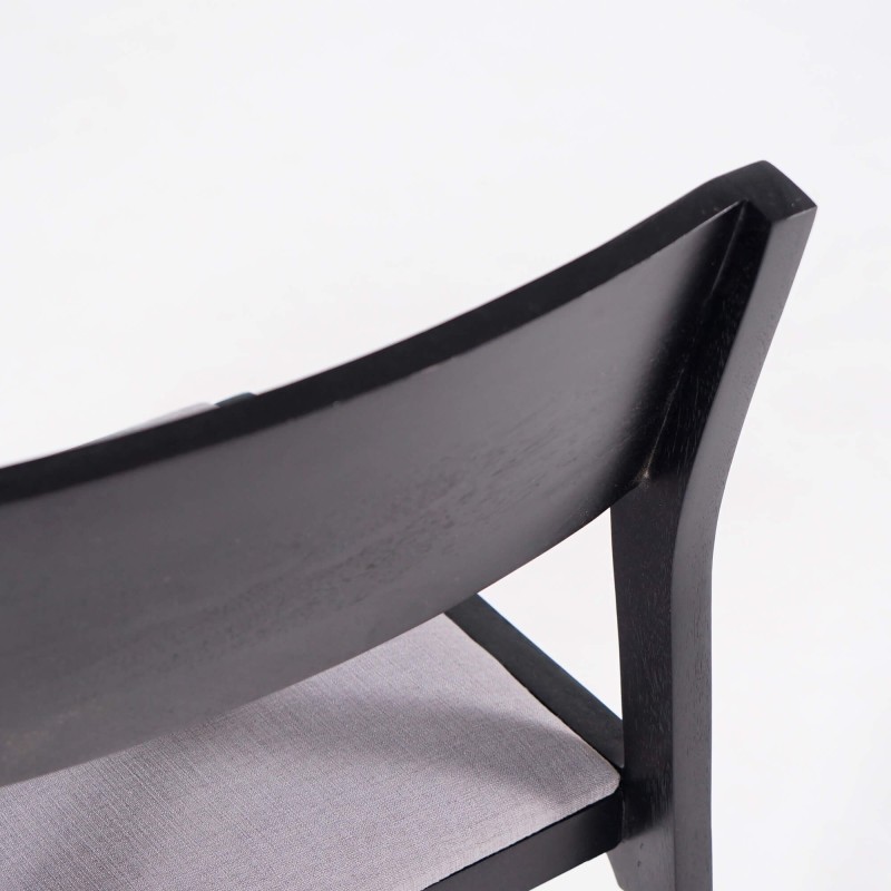Chaise noire en bois naturel et tissu gris - Elegance