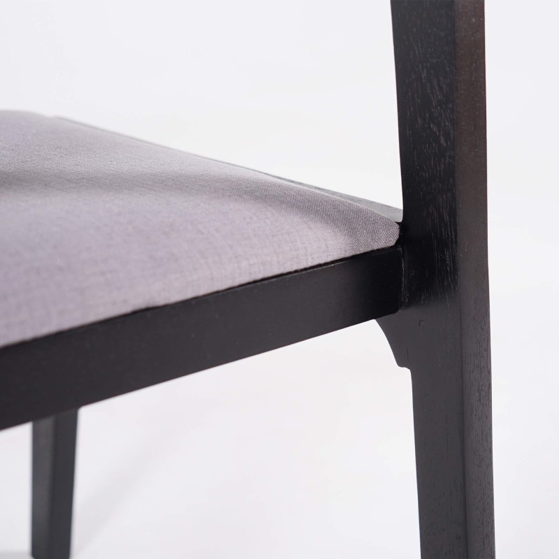 Chaise noire en bois naturel et tissu gris - Elegance