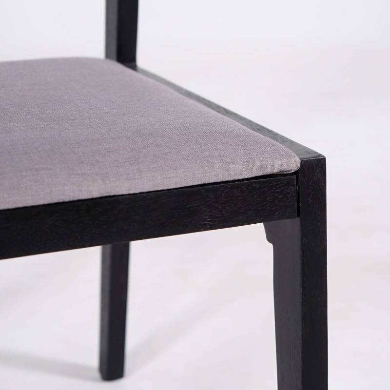 Chaise noire en bois naturel et tissu gris - Elegance