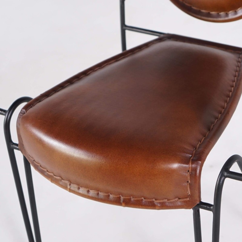 Chaise vintage cuir et métal "Faites comme chez vous"