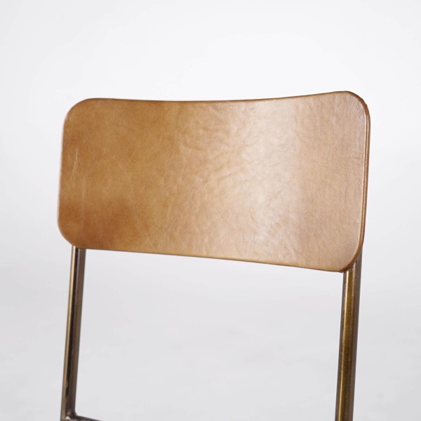 Chaise en cuir marron - Back to school