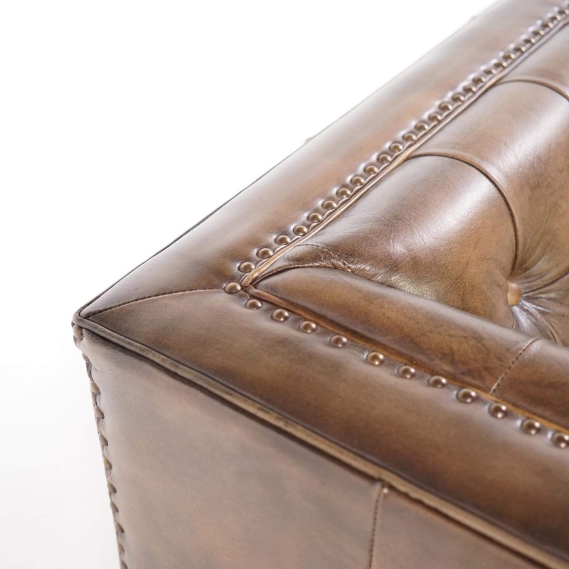 Canapé capitonné en cuir de buffle marron Chesterfield 2 places - Charles