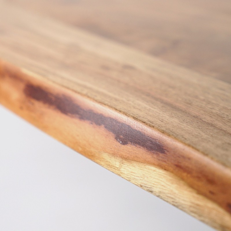 Table de salle à manger en bois massif à pied mikado en métal et bords naturels 220 cm