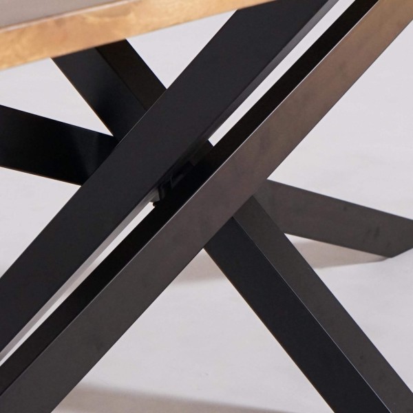 Table de salle à manger en bois massif à pied mikado en métal