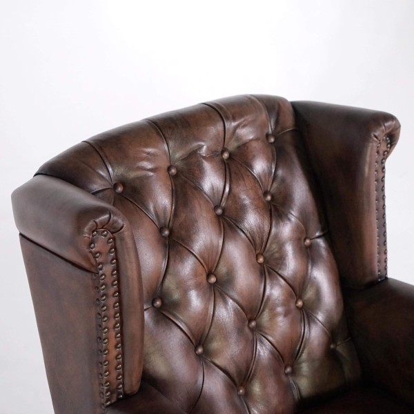 Fauteuil club anglais wingback en cuir brun foncé - George