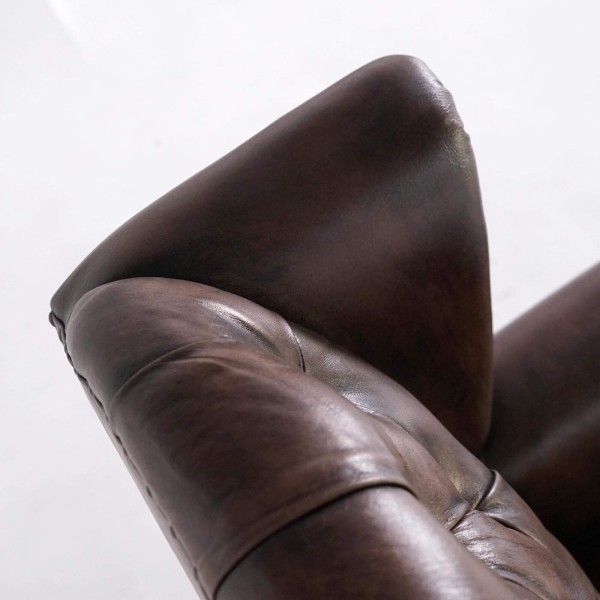Fauteuil club anglais wingback en cuir brun foncé - George