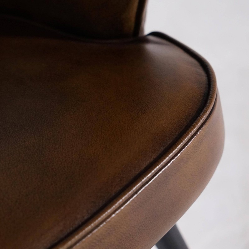 Chaise vintage en cuir avec accoudoirs - Yard