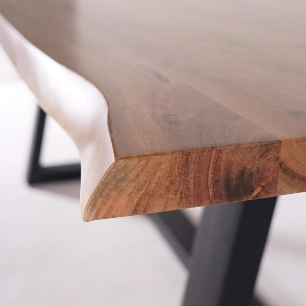 Table à manger en bois massif d'acacia avec bords naturels 220 cm - Aurea
