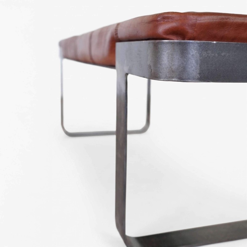 Banc industriel en cuir marron et métal