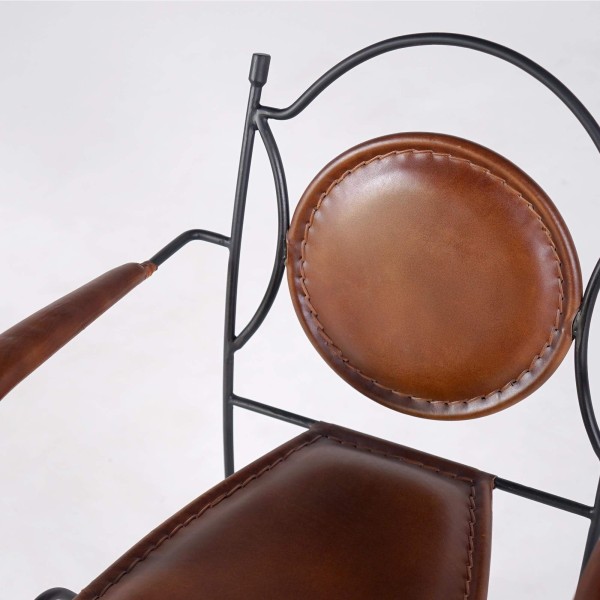 Chaise vintage cuir et métal "Faites comme chez vous"