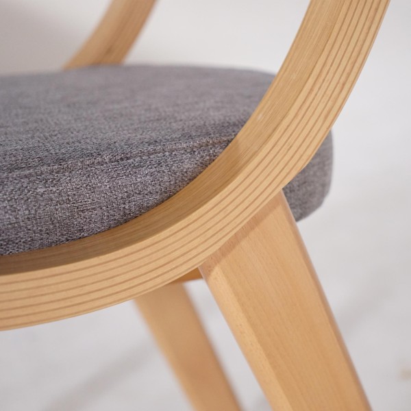 Chaise de salle à manger en hêtre naturel et tissu gris - Svea