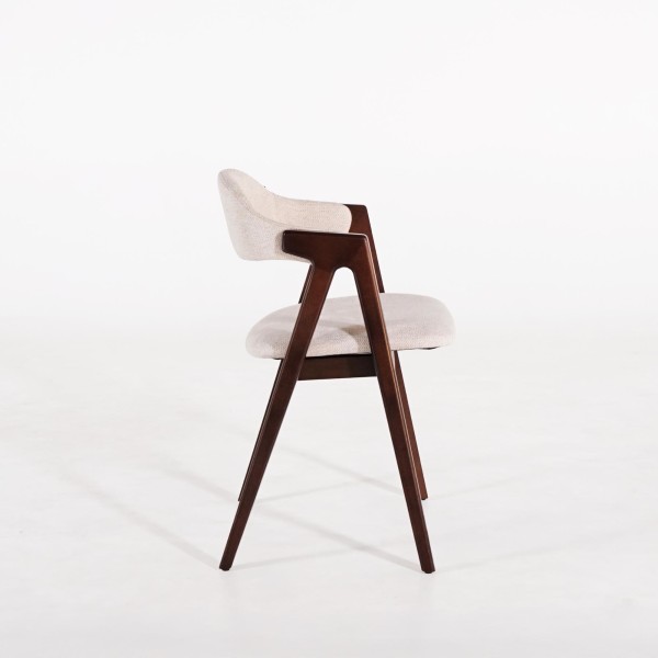 Chaise en bois de hêtre finition noyer et tissu bouclé beige - Lykke