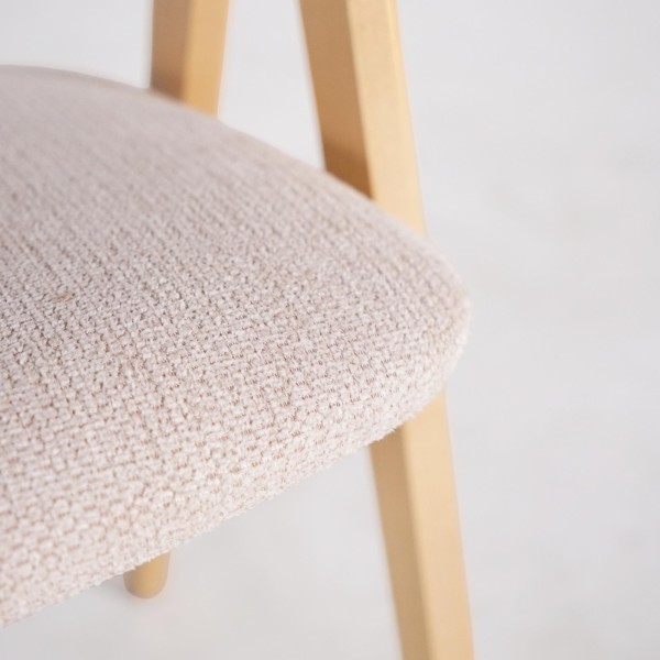 Chaise en bois naturel et tissu bouclé beige - Lykke
