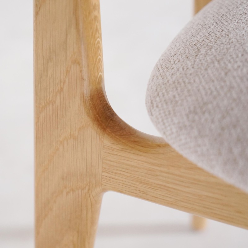 Chaise en bois massif de chêne et tissu beige - Skaga