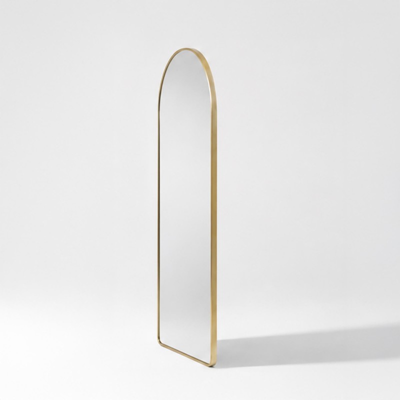 Grand miroir en arche à poser avec cadre en métal doré 60 x 165 cm