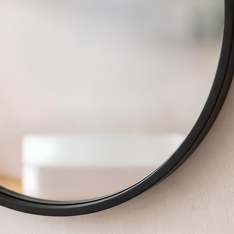 Grand miroir mural rond de salle de bain avec cadre en métal noir 80 cm