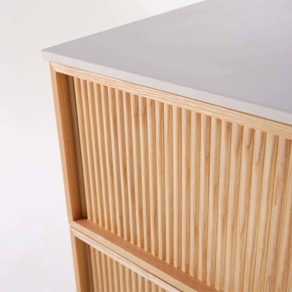 Meuble sous double vasque suspendu en noyer blond avec plateau en céramique blanc 150 cm - Carnelian