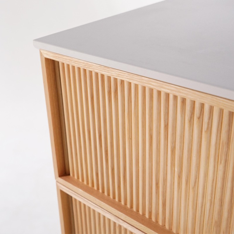 Meuble sous double vasque suspendu en noyer blond avec plateau en céramique blanc 150 cm - Carnelian