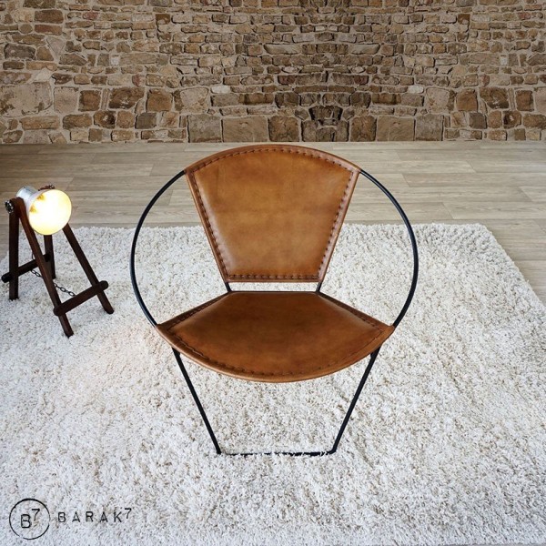 Chaise en cuir papillon