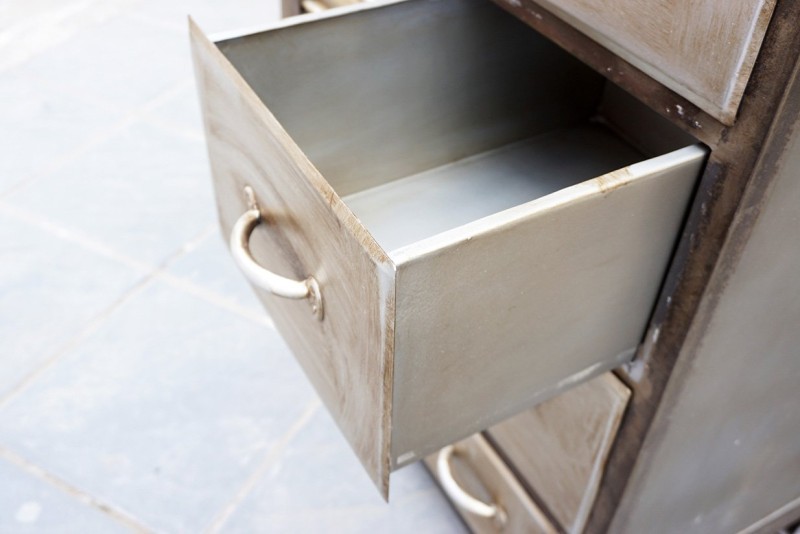 Armoire industrielle finition antique