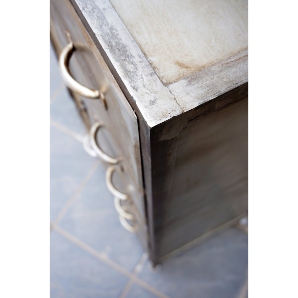 Buffet industriel finition antique