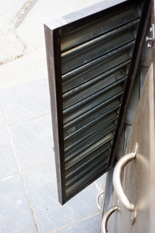 Armoire industrielle finition antique