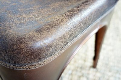 Chaise industrielle cuir et cuivre