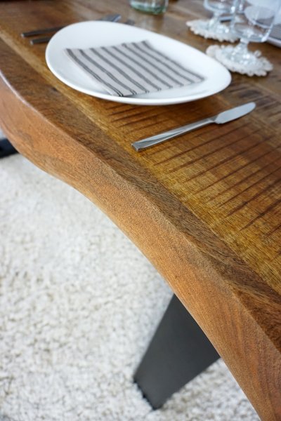 Table à manger bois massif avec pieds métal