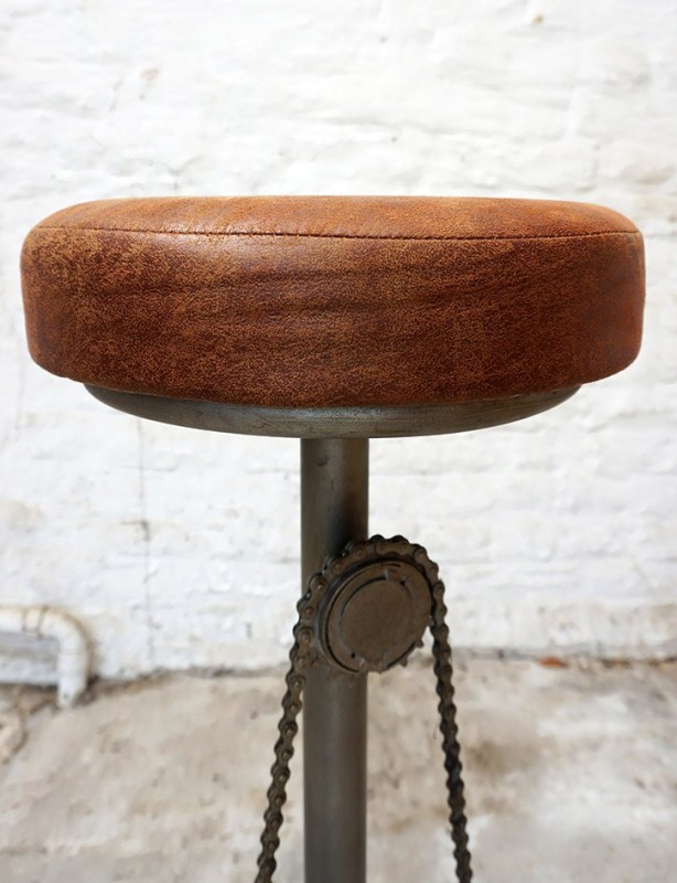 Tabouret de bar industriel à pédales