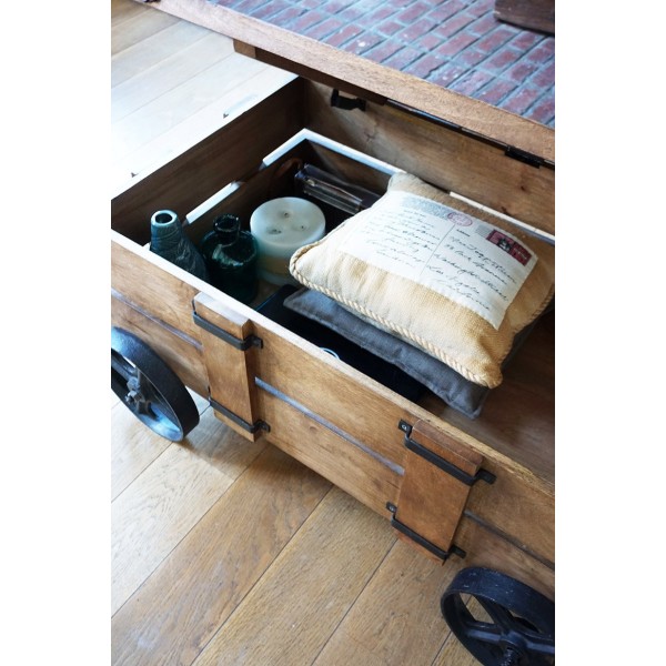 Table basse industrielle coffre