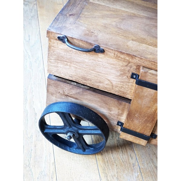 Table basse industrielle coffre